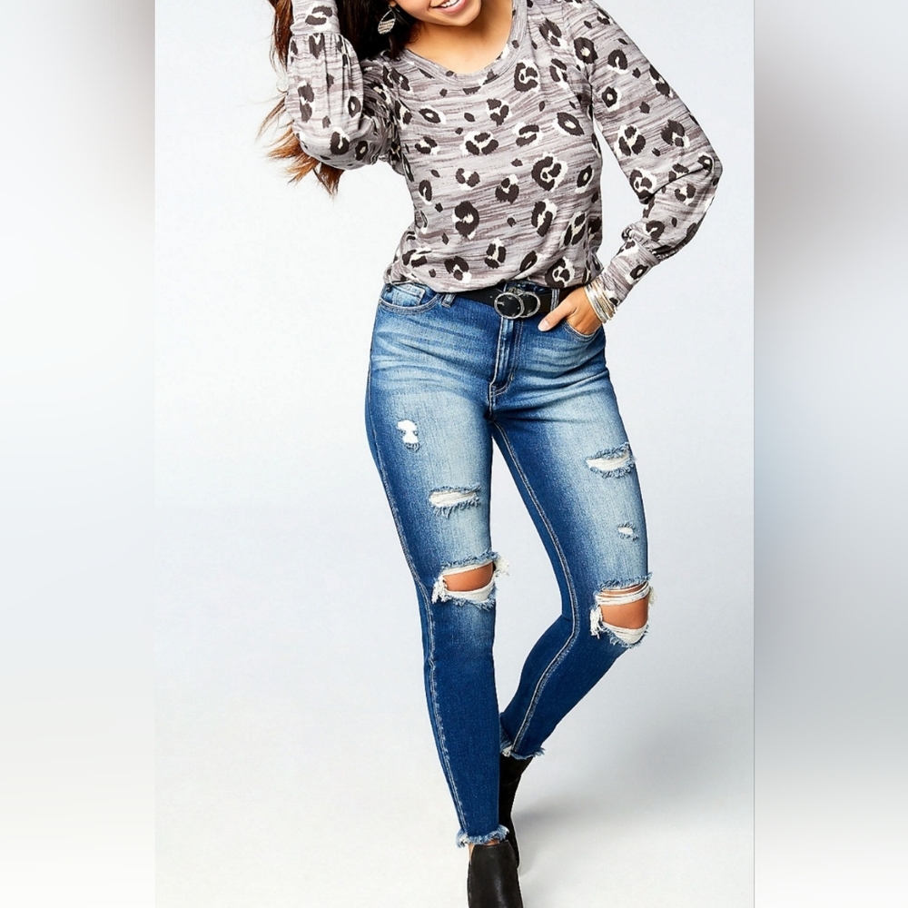 KanCan High Rise Destructed/Distressed Skinny Jeans in Blue Size: 25